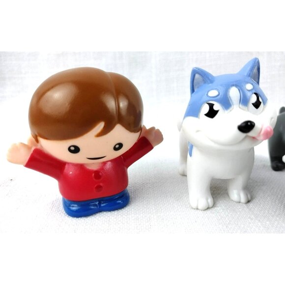 Kids Toy Lot Rubber Figure Boy Puppy Dogs Husky Chihuahua Dachshund Vintage - Picture 3 of 12